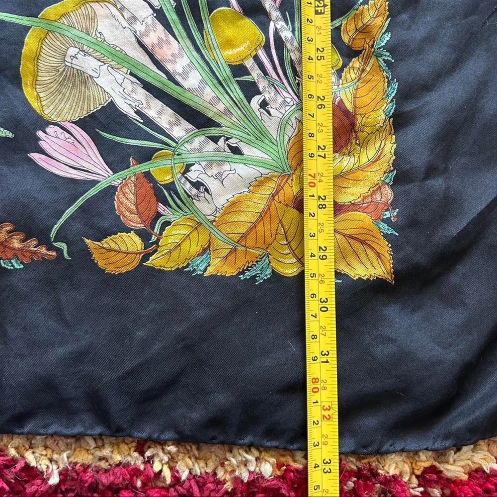 Vintage Gucci Mushroom Insect Scarf - Picture 4 of 5